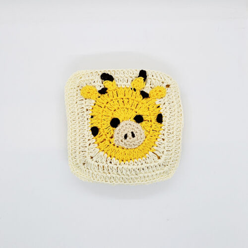 dziergana zabawka Poduszeczka – Przytulanka – Afryka żyrafa krem i żółty (1)