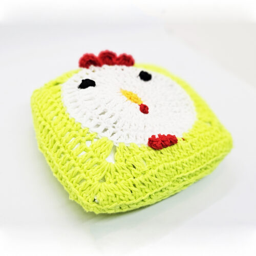 dziergana zabawka Poduszeczka – Przytulanka – Farma Kurka ultra zolty i bialy (1)